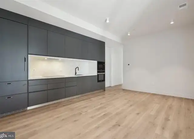 Property at 23 Logan Cir NW Unit 4, Washington, DC, 20005, 2 beds, 2 baths, [object Object]