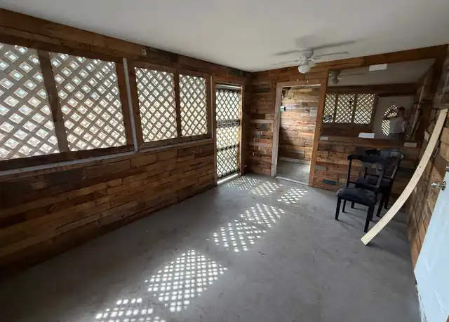 Property at 2217 20th Ave W, Bradenton, FL, 34205, 2 beds, 1 bath, [object Object]