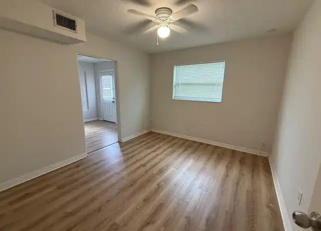 Property at 2217 20th Ave W, Bradenton, FL, 34205, 2 beds, 1 bath, [object Object]