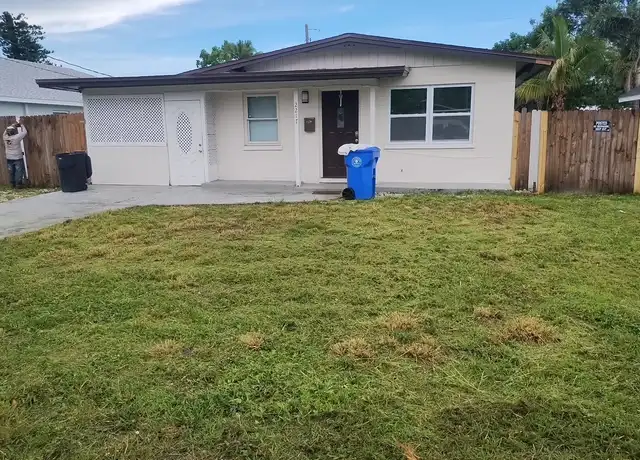 Property at 2217 20th Ave W, Bradenton, FL, 34205, 2 beds, 1 bath, [object Object]
