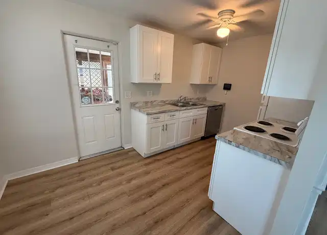 Property at 2217 20th Ave W, Bradenton, FL, 34205, 2 beds, 1 bath, [object Object]