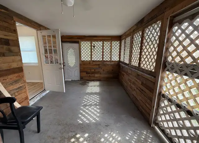 Property at 2217 20th Ave W, Bradenton, FL, 34205, 2 beds, 1 bath, [object Object]