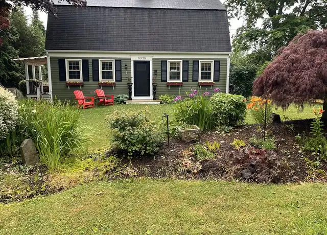 Property at 7 Boulevard E, Middletown, RI, 02842, 3 beds, 1.5 baths, [object Object]