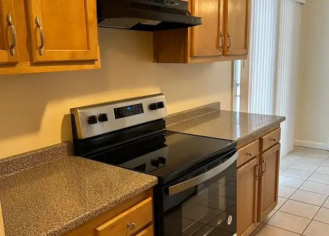 Property at 2 Vista Ln Unit 3, Spencer, MA, 01562, 2 beds, 1 bath, [object Object]