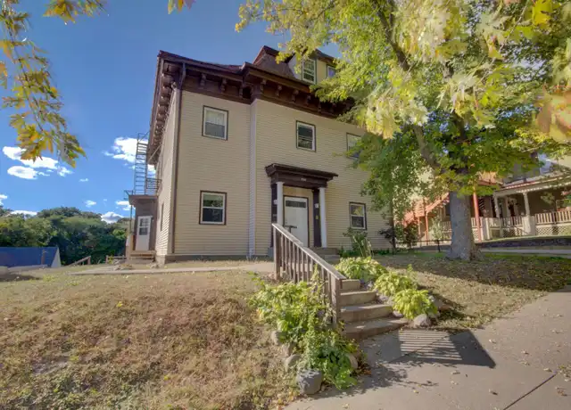 Property at 908 Bridge Ave Apt 3, Davenport, IA, 52803, 1 bed, 1 bath, [object Object]