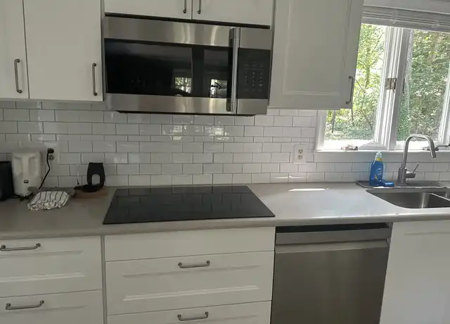 Property at 51 Hidden Village Rd, Falmouth, MA, 02540, 2 beds, 1 bath, [object Object]