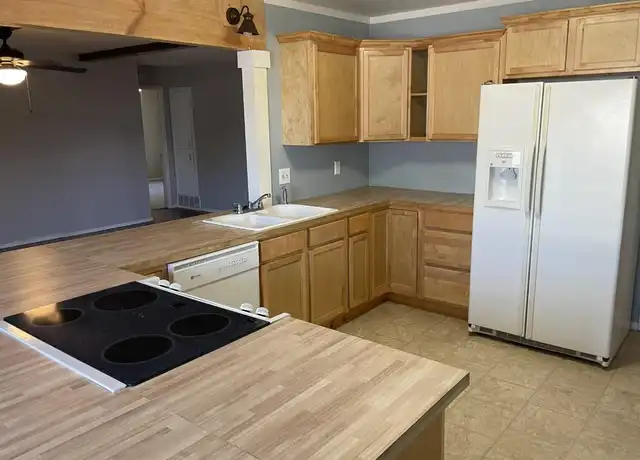 Property at 4832 9th St, Lubbock, TX, 79416, 4 beds, 2 baths, [object Object]