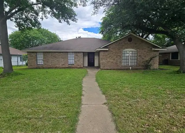 Property at 925 Shell Ln, Lancaster, TX, 75146, 3 beds, 2 baths, [object Object]