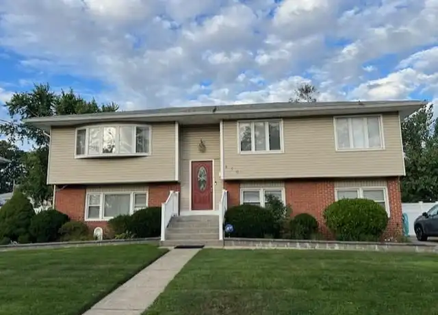Property at 570 S 14th St, Lindenhurst, NY, 11757, 2 beds, 1 bath, [object Object]