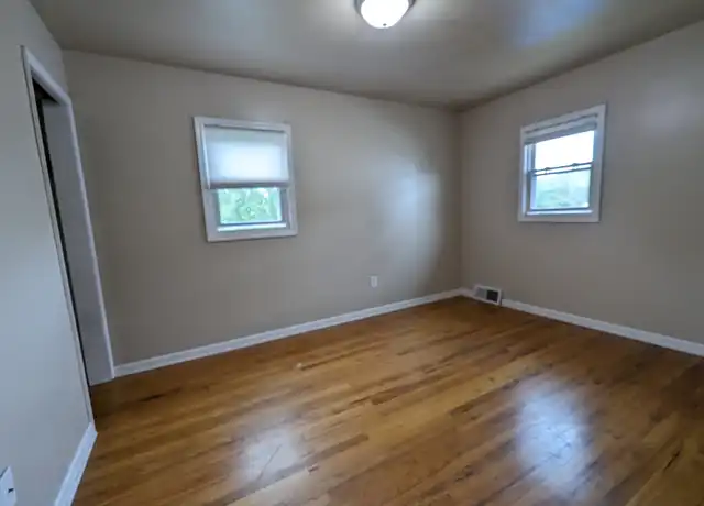 Property at 913 Elm St, Aliquippa, PA, 15001, 1 bed, 1 bath, [object Object]