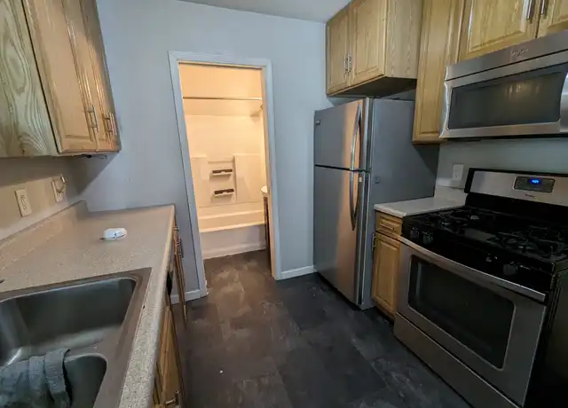 Property at 913 Elm St, Aliquippa, PA, 15001, 1 bed, 1 bath, [object Object]