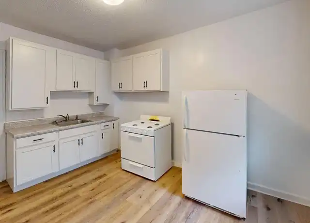 Property at 2666 N Moreland Blvd Unit 16, Cleveland, OH, 44120, 1 bed, 1 bath, [object Object]