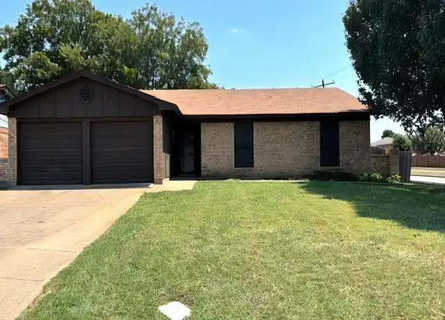 Property at 2613 Web Ct, Grand Prairie, TX, 75052, 3 beds, 2 baths, [object Object]