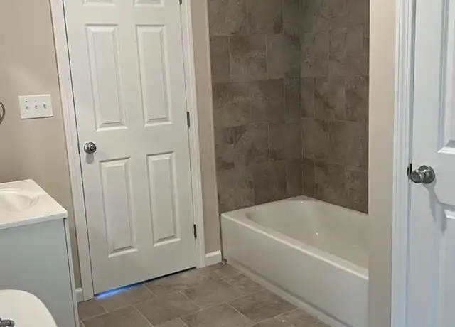 Property at 271 Eastern Ave Unit 273, Springfield, MA, 01109, 3 beds, 1.5 baths, [object Object]