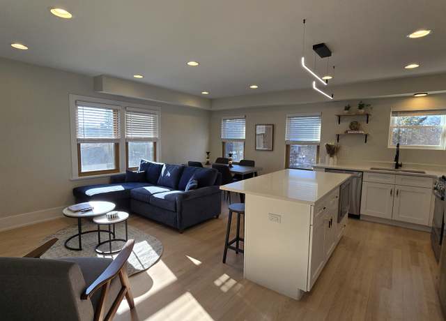 Photo of 4000 Forest Ave Unit 6, Brookfield, IL 60513
