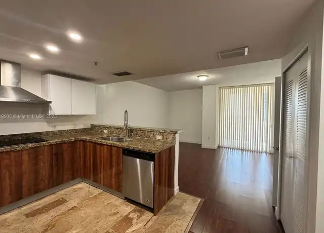 Property at 170 SE 14th St #2406, Miami, FL, 33131, 1 bed, 1 bath, [object Object]