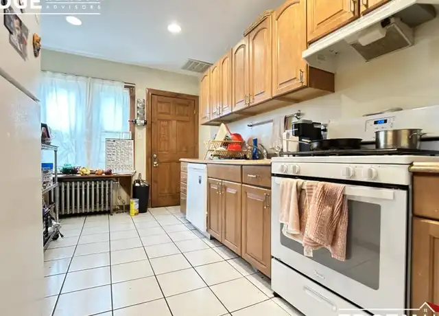Property at 27 South Crescent Circuit, Brighton, MA, 02135, 4 beds, 2 baths, [object Object]