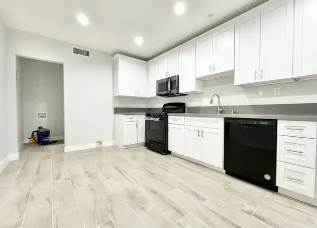 Property at 2106 S La Brea Ave Unit 1/2, Los Angeles, CA, 90016, 4 beds, 2 baths, [object Object]