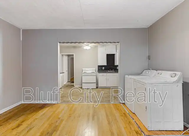 Property at 2567 Madison Ave, Memphis, TN, 38112, 1 bed, 1 bath, [object Object]