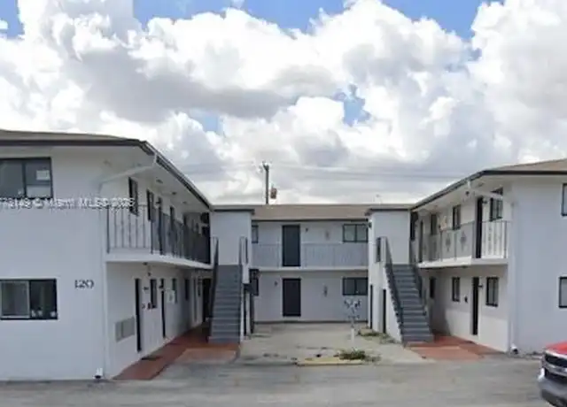 Property at 120 W 10th St Unit 15, Hialeah, FL, 33010, 2 beds, 1 bath, [object Object]