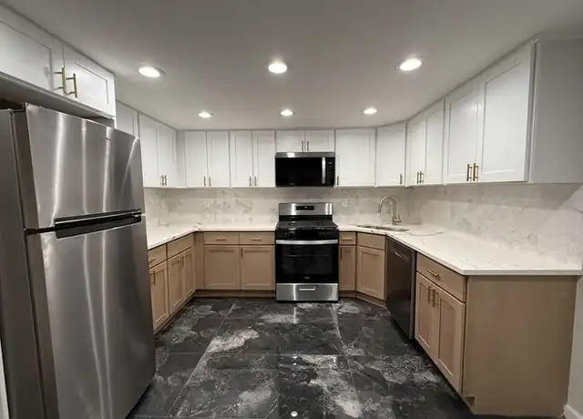 Property at 733 E Pear St, Vineland, NJ, 08360, 4 beds, 1 bath, [object Object]