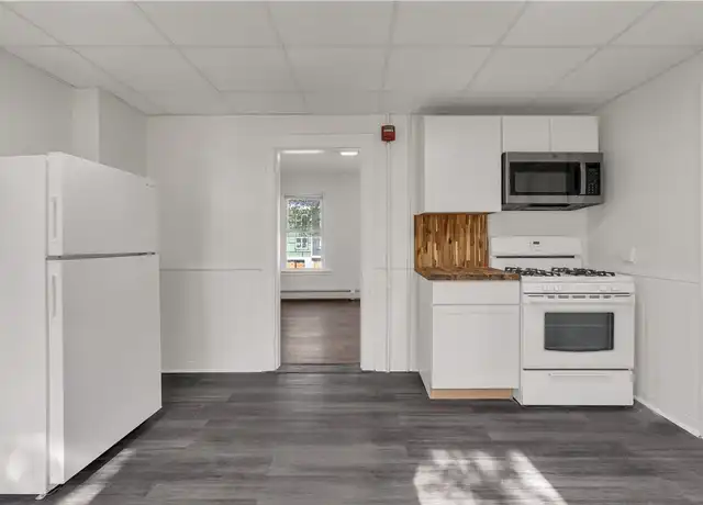 Property at 458 High St Unit 2-L, Central Falls, RI, 02863, 1 bed, 1 bath, [object Object]