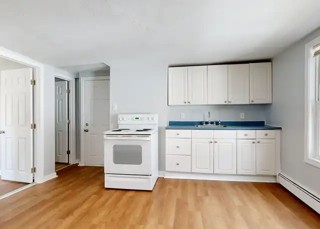 Property at 61 Pioneer Ave Unit B, Sanford, ME, 04073, 3 beds, 1 bath, [object Object]