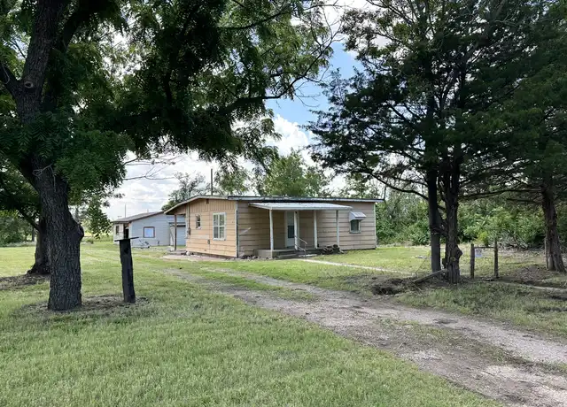 Property at 537 E Avenue E, Hutchinson, KS, 67501, 2 beds, 1 bath, [object Object]