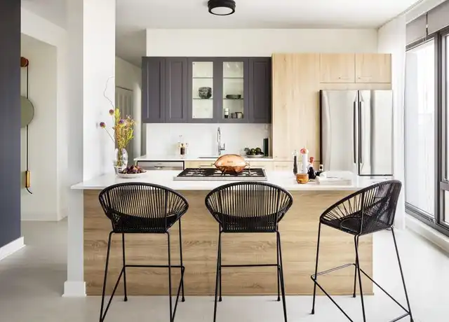 Property at 1035 W Van Buren St Unit 2301, Chicago, IL, 60607, 2 beds, 2 baths, [object Object]