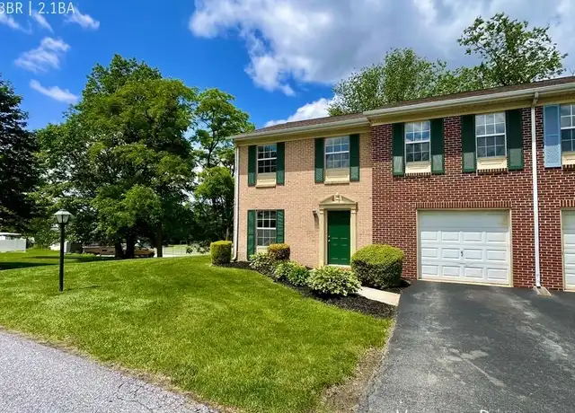 Property at 914 Apple Valley Dr, Red Lion, PA, 17356, 3 beds, 2.5 baths, [object Object]