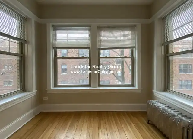 Property at 558 Elmwood Ave, Evanston, IL, 60202, 2 beds, 1 bath, [object Object]