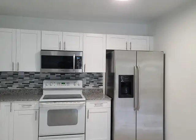 Property at 718-720 SW 7th St Unit POS, Hallandale Beach, FL, 33009, 3 beds, 2 baths, [object Object]