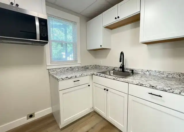 Property at 55 Henriette St Unit 3, Manchester, NH, 03102, 1 bed, 1 bath, [object Object]