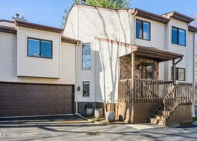 Property at 3 Oxford Ln, Middletown, NJ, 07748, 3 beds, 2.5 baths, [object Object]