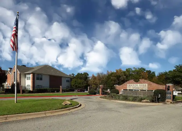 Property at Grande Hill Estates - 1505 W Grande Blvd, Tyler, TX, 75703, 1-2 bed, 1-2 bath, [object Object]