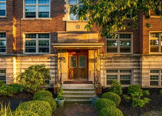 Photo of 218 Twin Oaks Rd, Akron, OH 44313