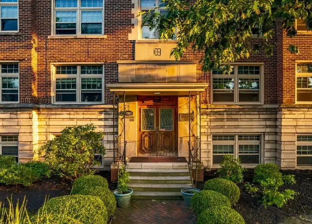 Photo of 218 Twin Oaks Rd, Akron, OH 44313