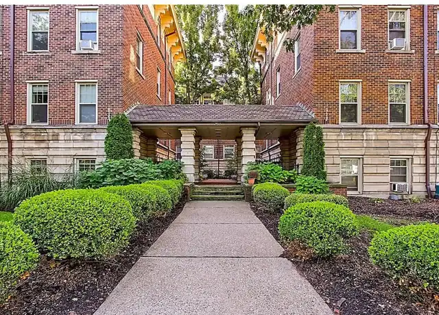 Photo of 218 Twin Oaks Rd, Akron, OH 44313