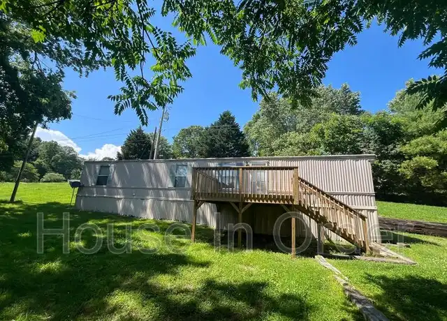 Property at 5 Jesse Ln, Asheville, NC, 28806, 2 beds, 1 bath, [object Object]