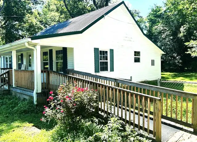 Property at 1813 Hampshire Pike, Columbia, TN, 38401, 3 beds, 2 baths, [object Object]