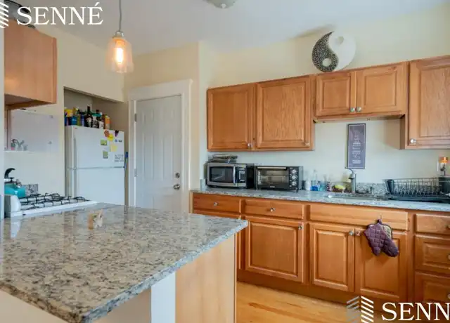 Property at 465 Broadway, Somerville, MA, 02145, 1 bed, 1 bath, [object Object]