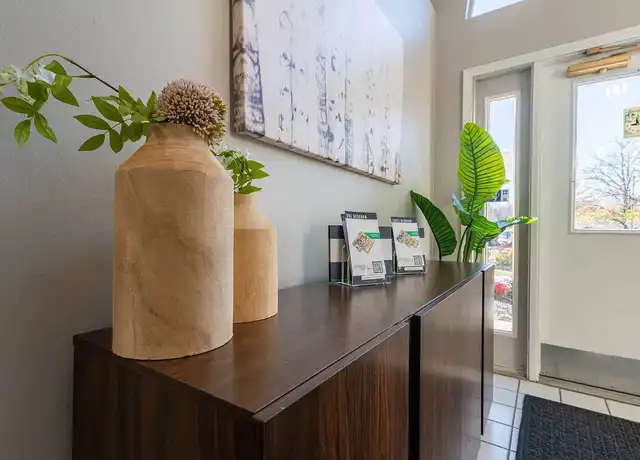 Property at Creekside Square Apartments - 5836 Hunnewell Dr, Indianapolis, IN, 46254, 1 bed, 1 bath, [object Object]