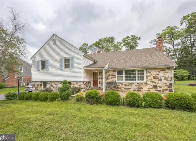 Property at 146 Wooded Ln, Villanova, PA, 19085, 5 beds, 3.5 baths, [object Object]