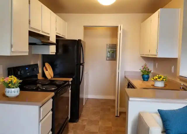 Property at 7720 Vineyards Ln NE Unit C105, Bremerton, WA, 98311, 1 bed, 1 bath, [object Object]