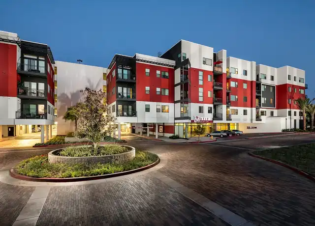 Property at Motif - 21021 Erwin St, Woodland Hills, CA, 91367, 1 bed, 1 bath, [object Object]