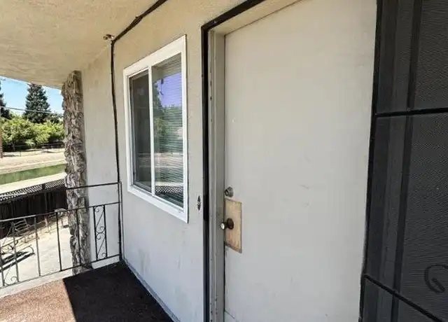 Property at 218 College Ave, Modesto, CA, 95350, 1 bed, 1 bath, [object Object]