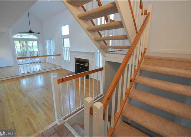 Photo of 8419 Hollis Ln, Vienna, VA 22182