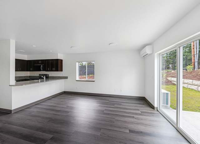 Photo of 120 NE 10th Ave Unit C3 [[?]165], Oak Harbor, WA 98277