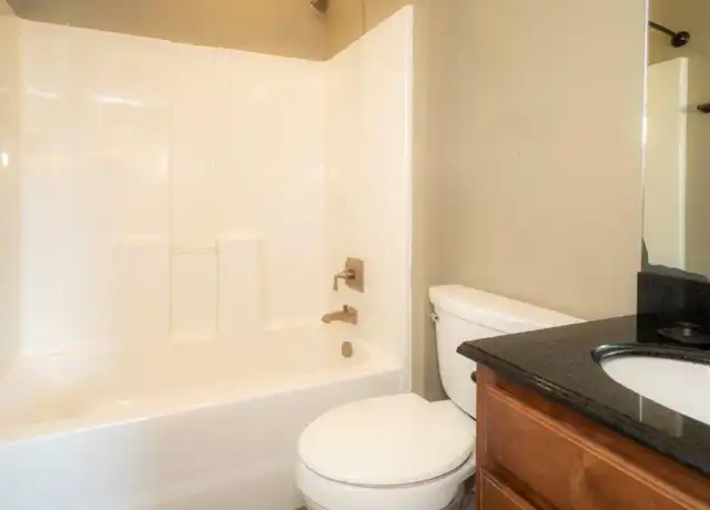 Property at 121 Bragg Ave Unit 101, Auburn, AL, 36830, 1 bed, 1 bath, [object Object]