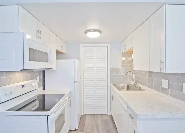 Property at 29 Devon Ct, Edwardsville, IL, 62025, 1-3 bed, 1-2 bath, [object Object]